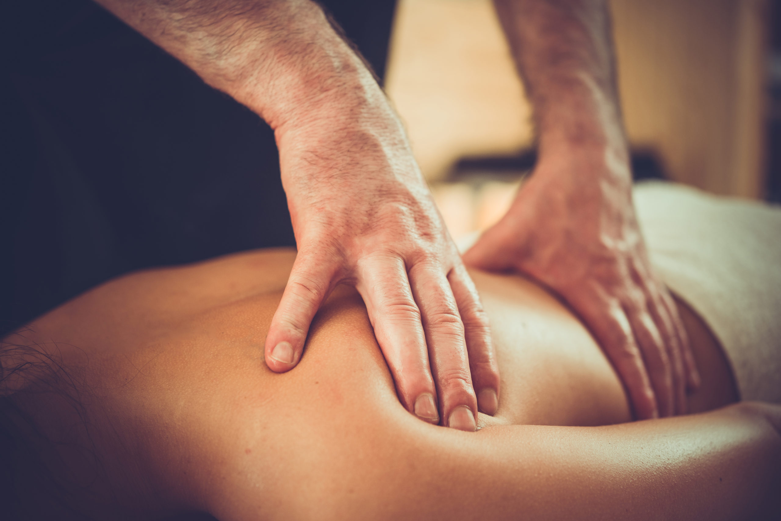 massage-osteopathe-pied-dos-main-hanche-bien-etre-vie-assurance-ludovic-totil-martinique-osteopathie-1